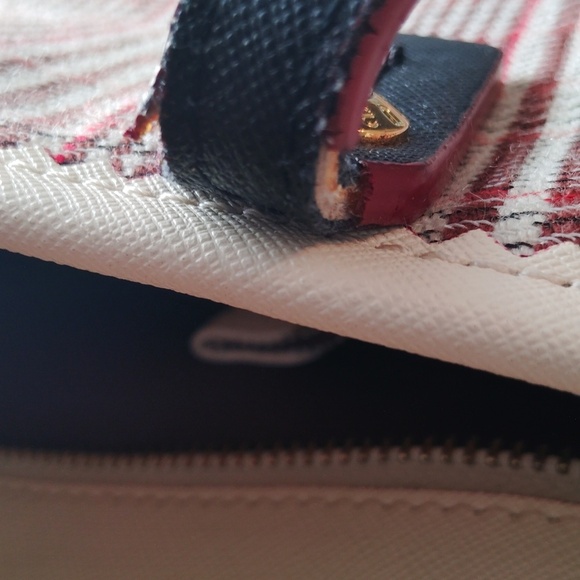 Henri Bendel New York Handbag - Picture 14 of 16